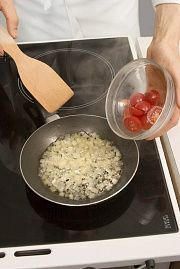 Приготовление блюда по рецепту - Салат с помидорами и спаржей. Шаг 3